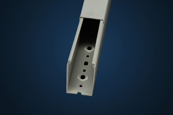 Solid duct with mounting holes [TSH-1515G]